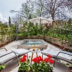 Augustina Holiday home *