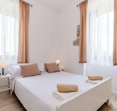 بيت للعطل Augustina *